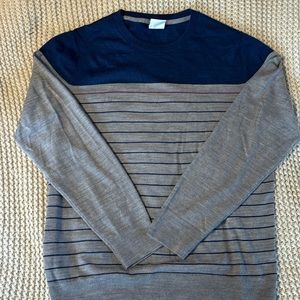 Men’s Light Striped Sweater - Medium